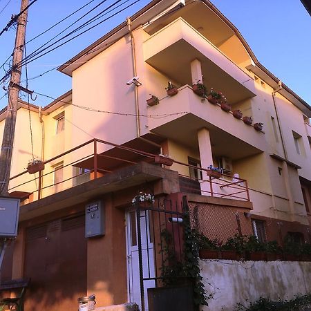 Guest House Jumbo Aheloy Bagian luar foto