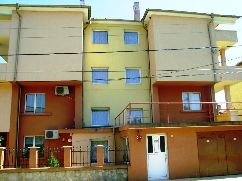 Guest House Jumbo Aheloy Bagian luar foto