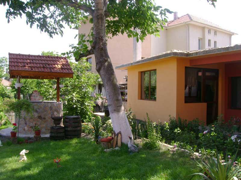 Guest House Jumbo Aheloy Bagian luar foto